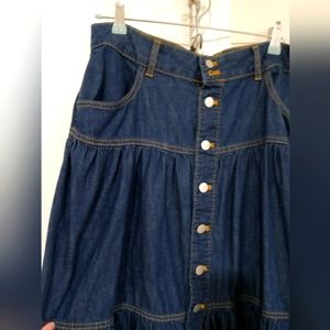 Y2K throwback. Midi denim skirt